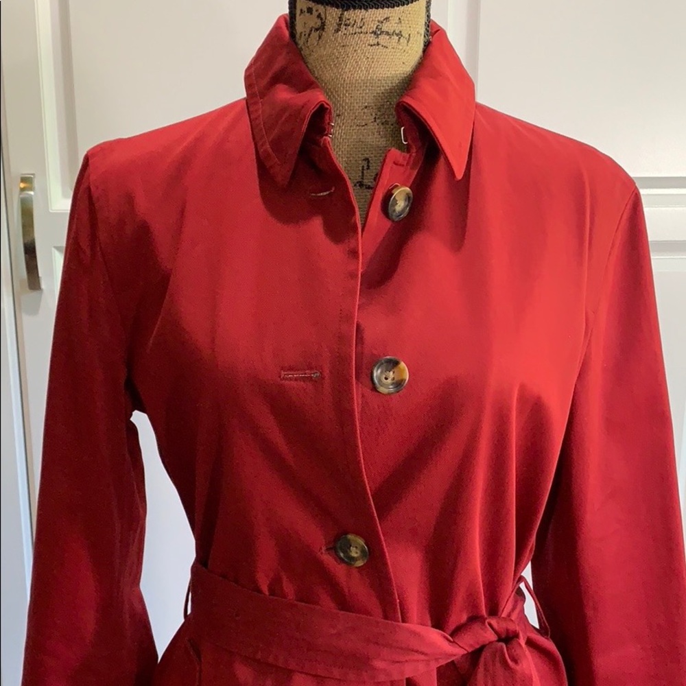 💋Banana Republic Rain Coat - Like New - Picture 4 of 8